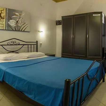 Apartment Dreams *